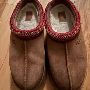 GUC Ugg Tasman size 7. FLASH SALE